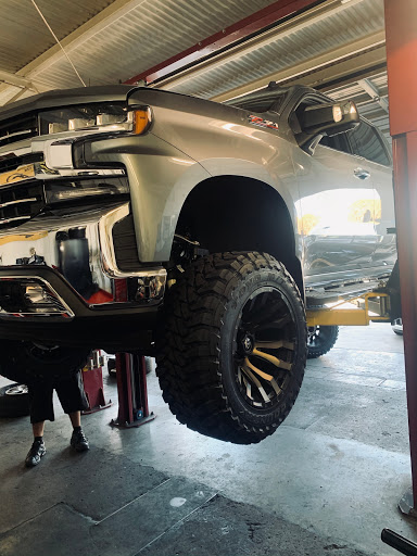 Auto Repair Shop «Stamps Auto», reviews and photos, 711 S Lindsay Rd, Gilbert, AZ 85296, USA