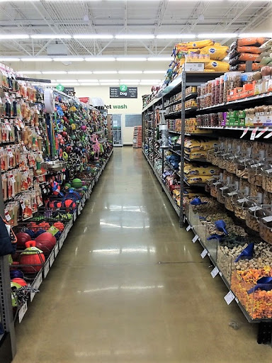 Pet Supply Store «Pet Supplies Plus», reviews and photos, 2801 Wade Hampton Blvd #100, Taylors, SC 29687, USA
