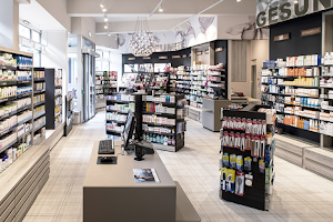 Pharmacy Zurich City | Alexandra Endrass-Korach | est. 1962 | Apotheke & Parfümerie zur Bleiche