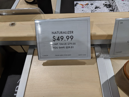 Shoe Store «DSW Designer Shoe Warehouse», reviews and photos, 7555 W Bell Rd, Peoria, AZ 85382, USA