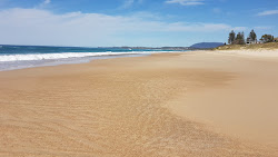 Rainbow Beach'in fotoğrafı - rahatlamayı sevenler arasında popüler bir yer