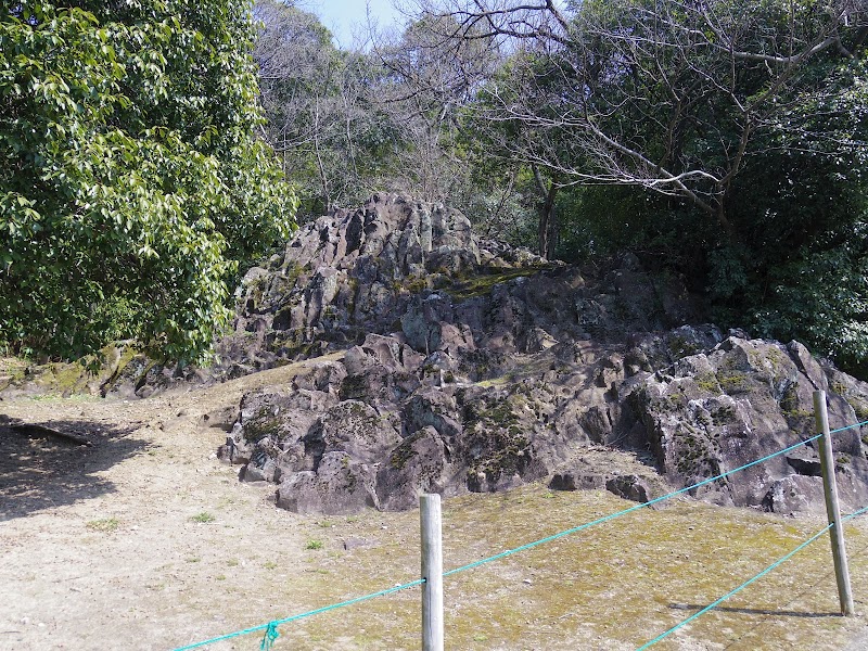 丸亀城 かぶと岩