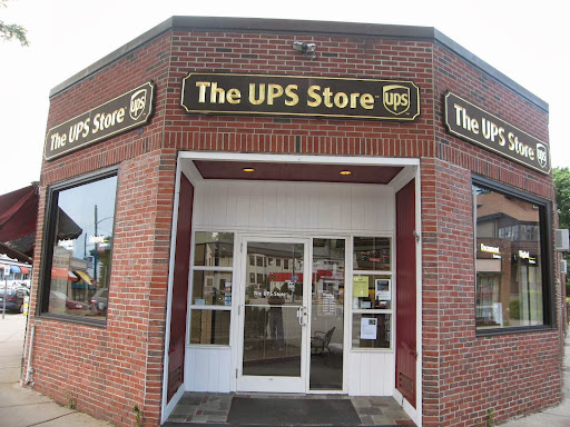 Shipping and Mailing Service «The UPS Store Belmont, MA», reviews and photos, 464 Common St, Belmont, MA 02478, USA