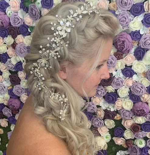 Beauty Salon «Salon Bella Flora», reviews and photos, 33963 US Hwy 19 N, Palm Harbor, FL 34684, USA