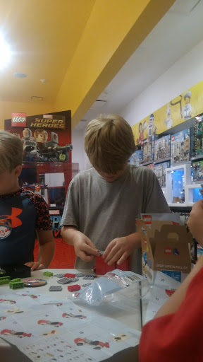 Toy Store «The LEGO Store», reviews and photos, 55 W County Center Dr, Des Peres, MO 63131, USA
