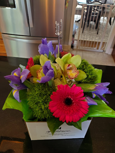 Florist «The Greenhouse, a fresh flower market», reviews and photos, 12 Clinton St, Hudson, OH 44236, USA