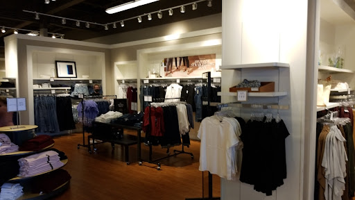 Clothing Store «Banana Republic», reviews and photos, 1100 Stanley K Tanger Dr, Lancaster, PA 17602, USA