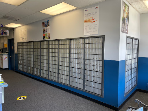 Mailbox rental service West Covina
