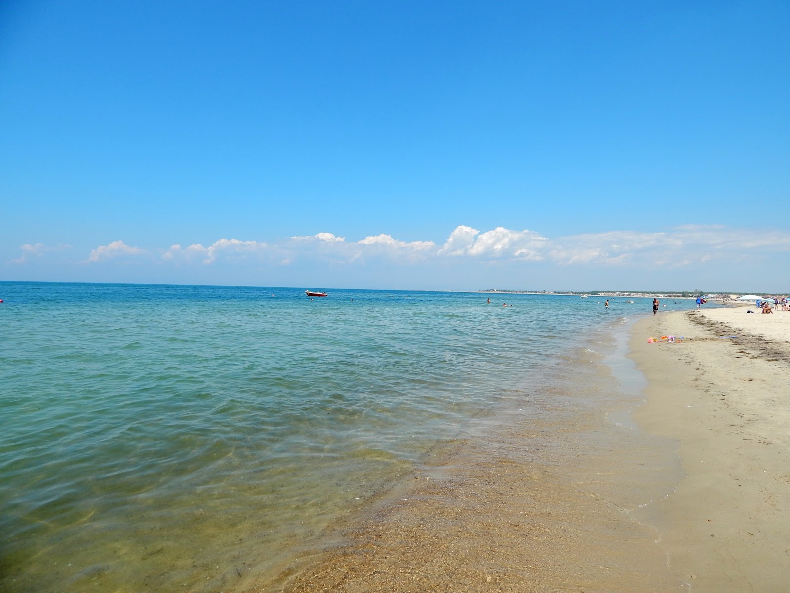 Photo de Enez beach avec sable lumineux de surface