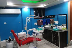 STRONG ROOTS DENTAL CARE - BEST DENTAL CLINIC IN ASANSOL image