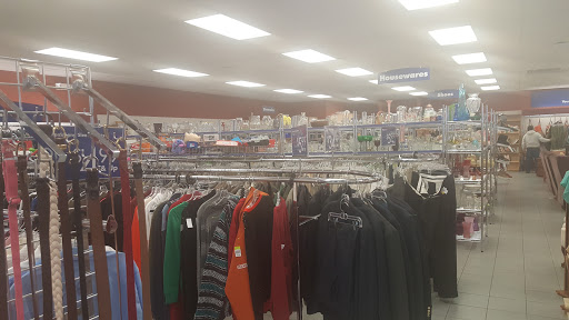 Thrift Store «Goodwill Danbury Store and Donation Station», reviews and photos, 2 Beaver Brook Rd, Danbury, CT 06810, USA