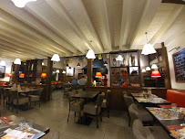 Atmosphère du Restaurant de grillades à la française Courtepaille à Nonant - n°6