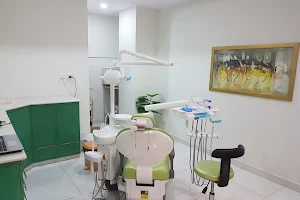 Dr Q Dental Practice image