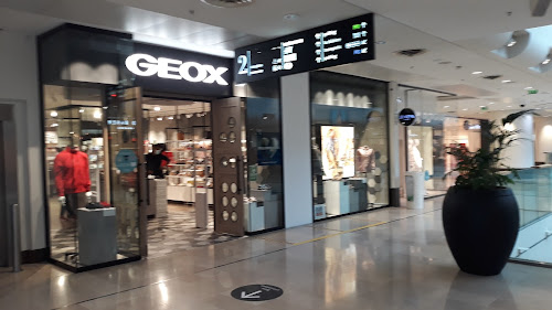 Magasin de chaussures Geox Puteaux