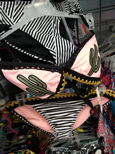 Discount Store «Walmart», reviews and photos, 44575 Mound Rd, Sterling Heights, MI 48314, USA