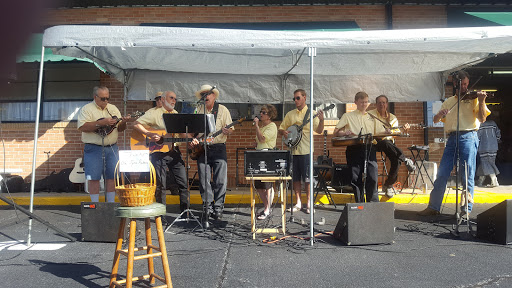 Grocery Store «Curb Market», reviews and photos, 221 N Church St, Hendersonville, NC 28792, USA