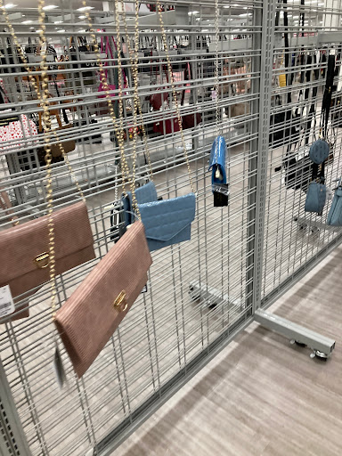 Clothing Store «Burlington Coat Factory», reviews and photos, 6055 E Main St, Columbus, OH 43213, USA