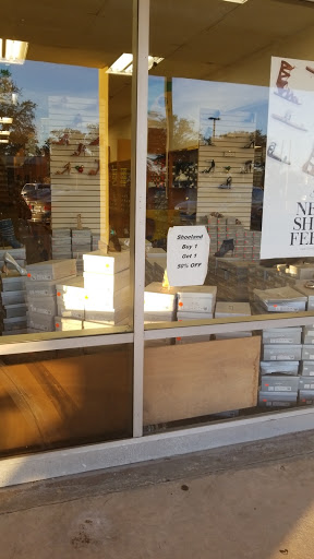 Shoe Store «Shoe Land», reviews and photos, 6333 W Colonial Dr, Orlando, FL 32818, USA