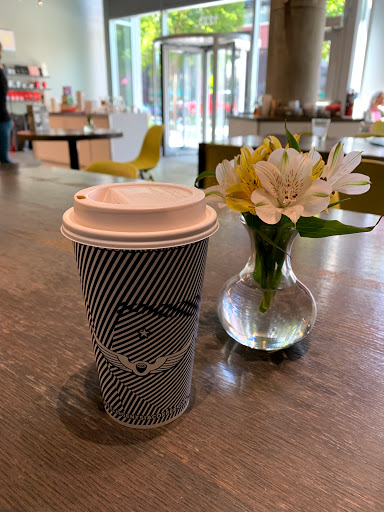 Coffee Shop «Intelligentsia Coffee Old Town Coffeebar», reviews and photos, 1233 N Wells St, Chicago, IL 60610, USA