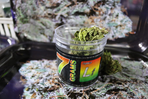 Tobacco Shop «The Hub 3 Smoke Shop», reviews and photos, 2631 NE Vivion Rd, Kansas City, MO 64119, USA