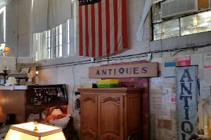 Spring Hill Antique Mall image