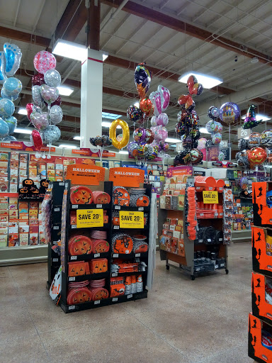 Grocery Store «Fred Meyer», reviews and photos, 14300 1st Avenue South, Burien, WA 98168, USA