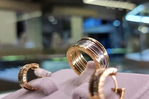 Tesoro Gold ювелирный салон Алматы | Итальянское золото | Бриллианты | Loretta Oro Jewelry | Cartier | BVLGARI | Dorika image