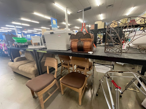 Thrift Store «83rd Ave & Grand Goodwill Retail Store & Donation Center», reviews and photos