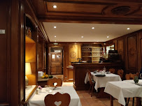 Atmosphère du Restaurant de spécialités alsaciennes Restaurant Au Cerf à Rœschwoog - n°11