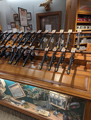 Sporting Goods Store «Bass Pro Shops», reviews and photos, 300 Cincinnati Mills Dr, Cincinnati, OH 45240, USA