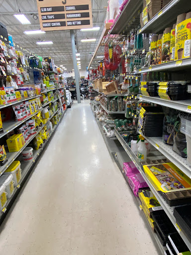 Animal Feed Store «Wilco Farm Store», reviews and photos, 197 S Hazel Dell Way, Canby, OR 97013, USA