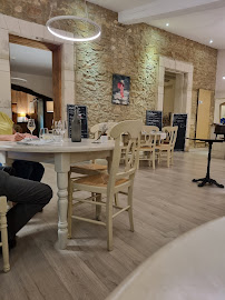 Atmosphère du Restaurant français LE TEMPS DE VIVRE à Uchaux - n°8