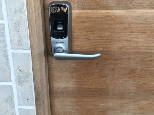 Locksmith «101 Locksmith Inc», reviews and photos, 19429 Kittridge St, Reseda, CA 91335, USA