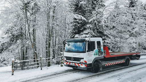 Photo 1 - Garage Satre