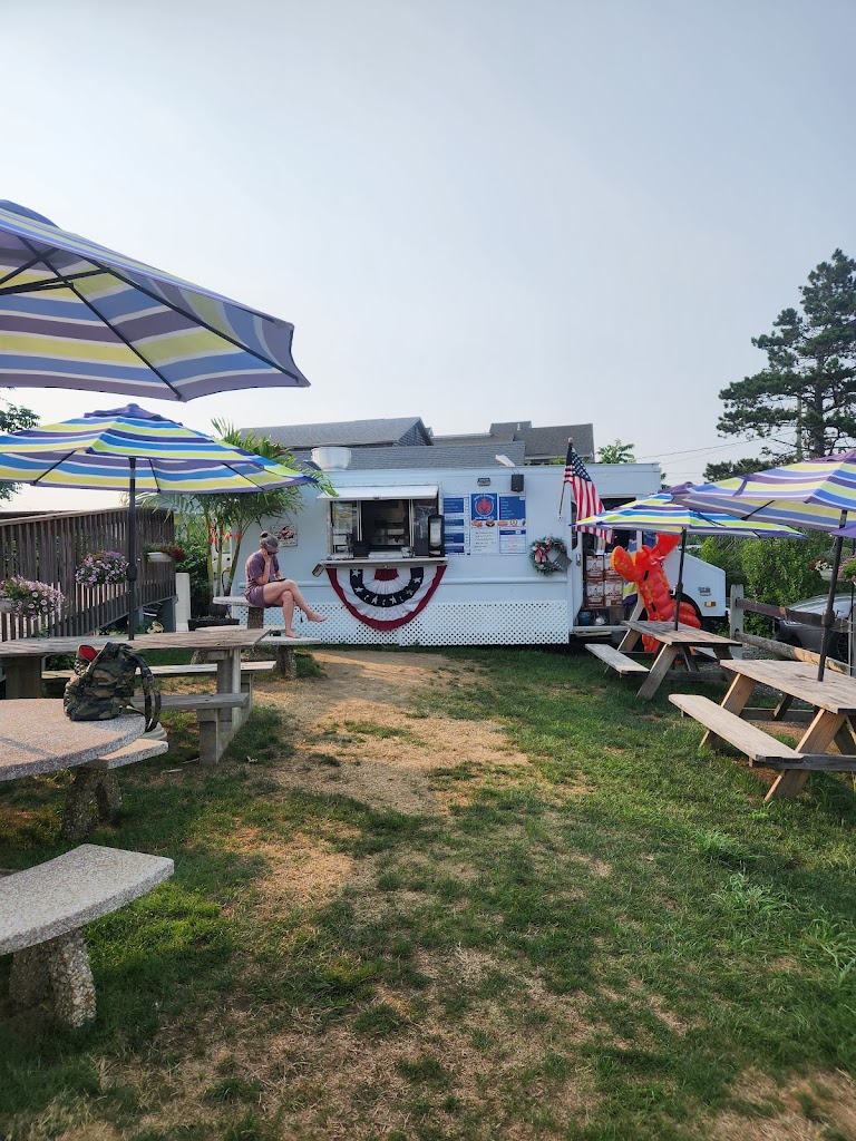Kim's She Shore Shed Foodtruck 06475