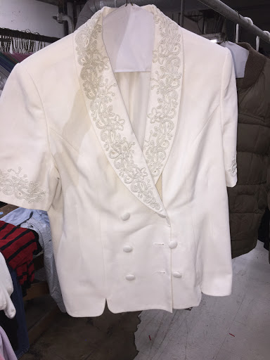 Dry Cleaner «Discount Cleaners», reviews and photos, 1111 W Airport Fwy # 113, Irving, TX 75062, USA