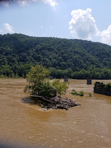 Bicycle Store «Harpers Ferry Outfitters & Bike Shop», reviews and photos, 129 Potomac St, Harpers Ferry, WV 25425, USA