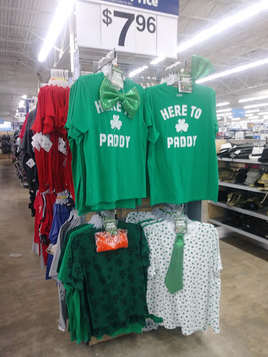 Shopping Mall «Lakeshore Crossing Shopping Center», reviews and photos, 410 Shallowford Rd, Gainesville, GA 30504, USA