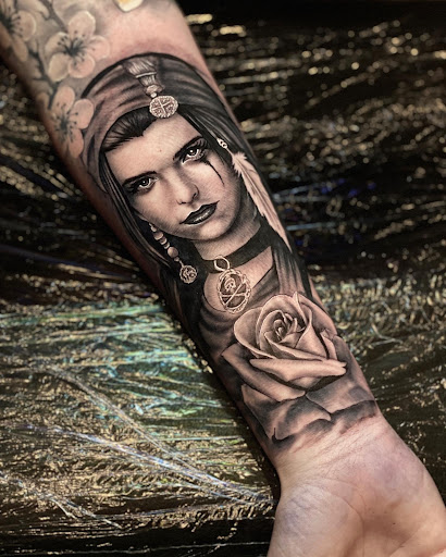 Find simple sun tattoo ideas for your next unique tattoo in Melbourne at Bonnie n Clyde Tattoo Studio