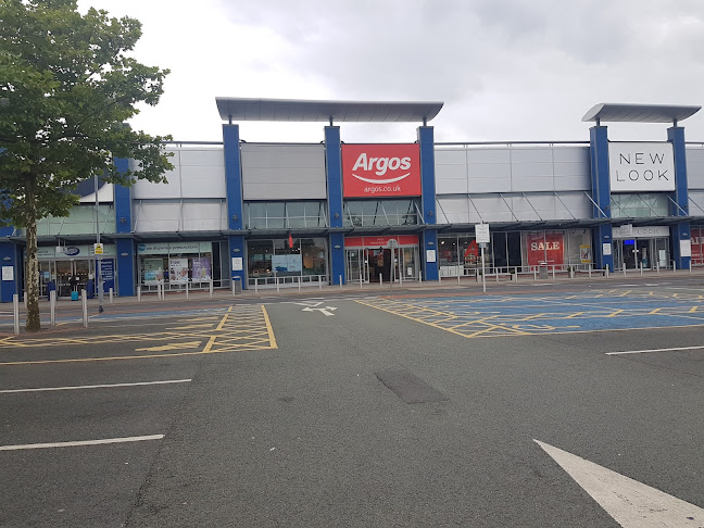 Comments and reviews of Argos Manchester Fort