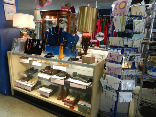 Thrift Store «St. Vincent de Paul Thrift Stores Orlando», reviews and photos, 770 S Orange Blossom Trail, Apopka, FL 32703, USA