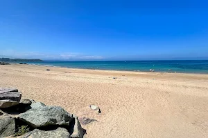 Plage les Grèves d'en bas image