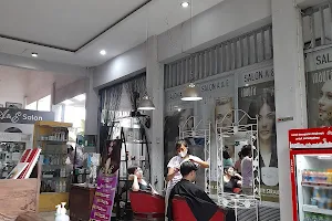 A & E Hair Salon image