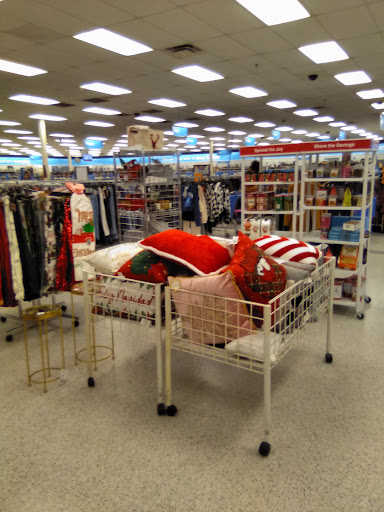 Clothing Store «Ross Dress for Less», reviews and photos, 6857 Siegen Ln, Baton Rouge, LA 70809, USA