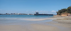 Photo de Loreto Beach entouré de montagnes