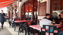 Atmosphère du Restaurant Le Hasting's à Cabourg - n°6