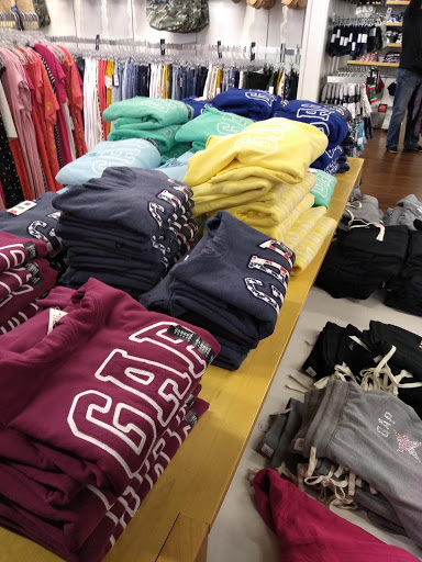 Clothing Store «Gap Outlet», reviews and photos, 2525 Grand Ave, Ames, IA 50010, USA