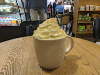 Café du Restaurant servant le petit-déjeuner Starbucks à Lyon - n°12