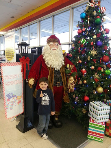 Shopping Mall «Elgin Shopping Mall», reviews and photos, 308 S McLean Blvd, Elgin, IL 60123, USA