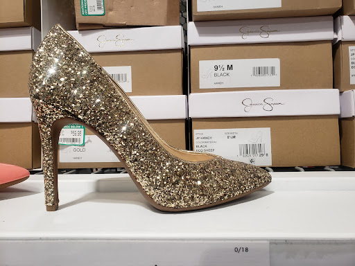 Shoe Store «DSW Designer Shoe Warehouse», reviews and photos, 2500 Central Park Ave, Yonkers, NY 10710, USA